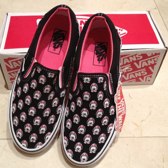 Sold 👟👟New Classic Slip-on Vans
