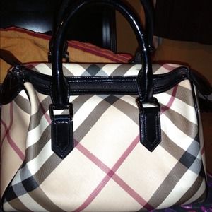 🔴SOLD🔴Authentic Burberry bag