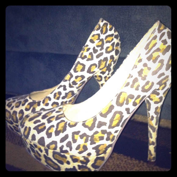 Leopard 3" heels <3 NEW