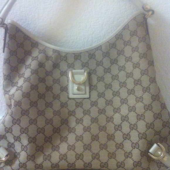Gucci signature bag