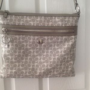 COACH "Messenger Style" Handbag