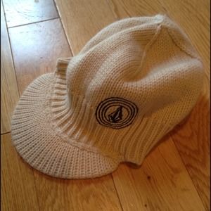 Volcom hat bundle for Alynne❤