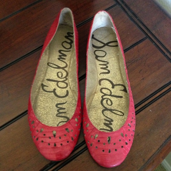 SOLD!!! Sam Edelman flats in red💥