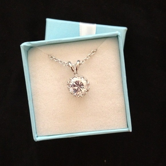 SOLD!! Beautiful necklace