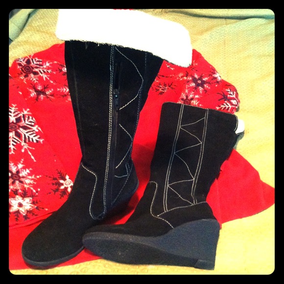 🎁SOLD🎁Nine West Suede Boots *new*