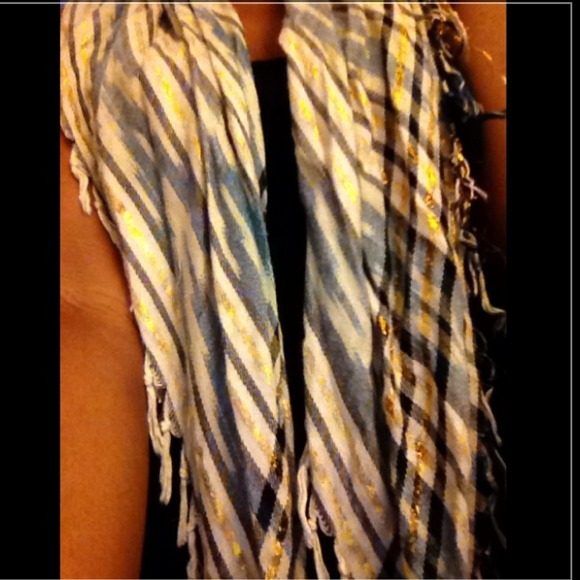 ✋🔴SOLD! Green Gold & Beige Scarf