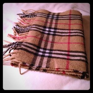 **Reserved** Vintage Authentic Burberry Scarf