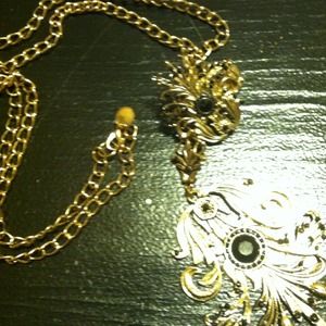 Necklace and ring black center