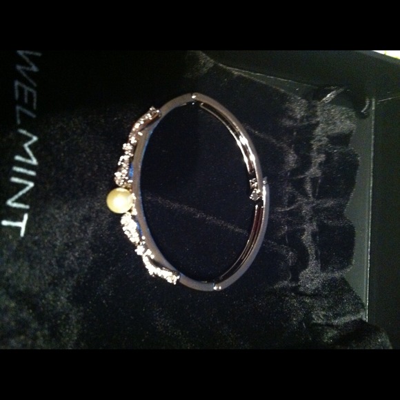 🎀Bundle for @amiller1911 Jewelmint