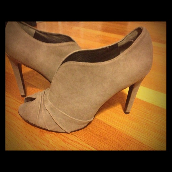 Carlos Santana heels