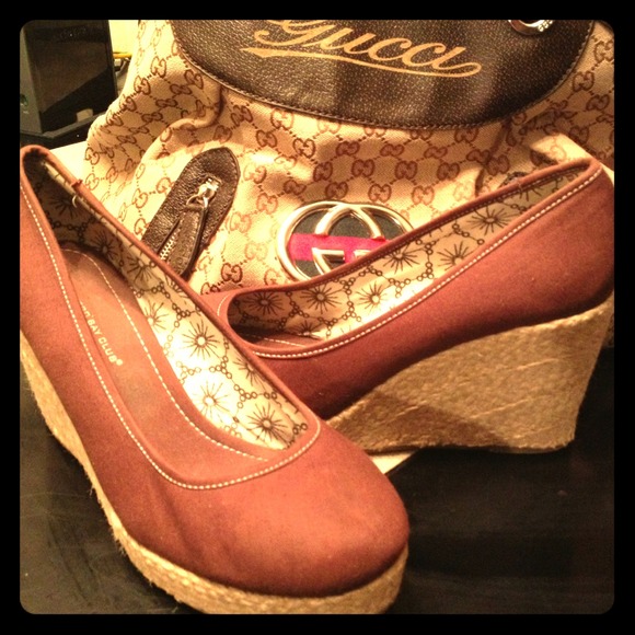 💢RESEVERED Wedges!!