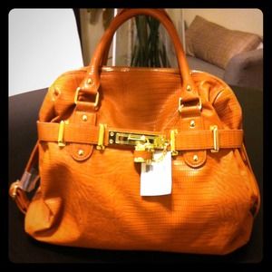 RESERVED 4 Klassie51 NWT Steve Madden Satchel