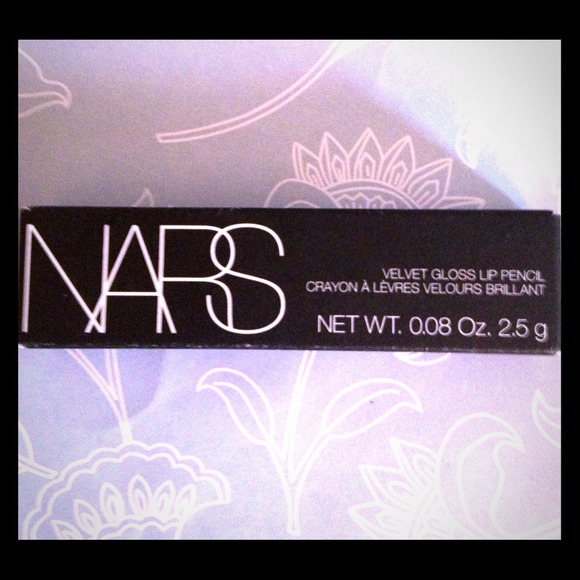 ❌SOLD❌💗NARS VELVET GLOSS PENCIL IN "NEW LOVER