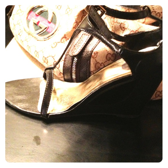 Black Strappy Wedges!