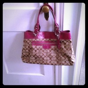 Trading @alykm0930 Coach Handbag