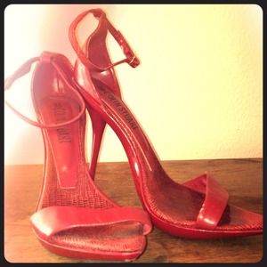 Reserve @hilkoch Colin Stuart ankle strap