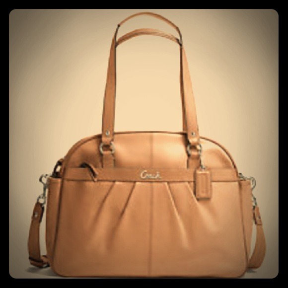 💳 SOLD 💳 NWT Authentic Coach Addison Baby Bag