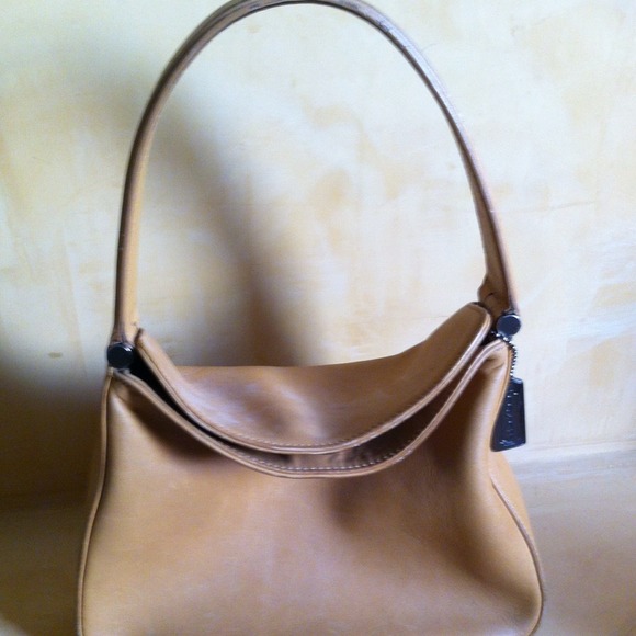 Authentic Coach Purse w/Howard Stern signature