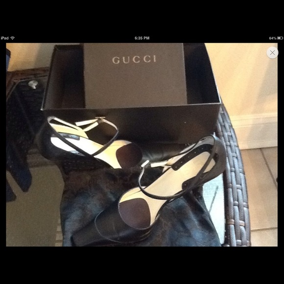 100%Authentic Gucci Pumps size 5/35