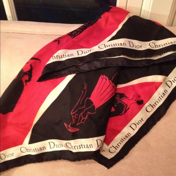 Authentic Christian Dior Scarf. Silk. Never worn! - Picture 3 of 3