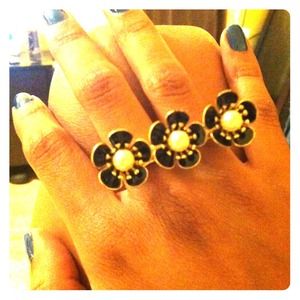 Two finger flower ring