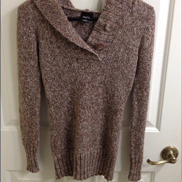 ⛔Traded⛔Brown sweater w/hoodie