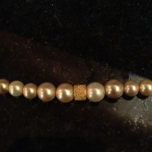 NWOT Goldtone Pearl necklace/bracelet