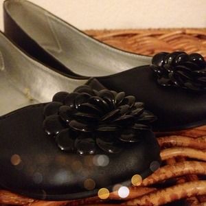 Black Beaded Flower Flats