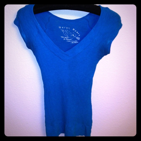 ⭐SOLD in bundle⭐Turquoise tee