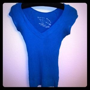 ⭐SOLD in bundle⭐Turquoise tee