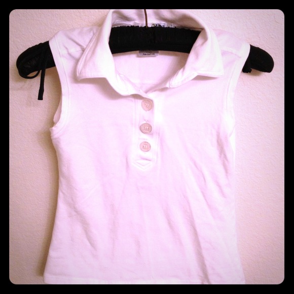 Sleeveless polo