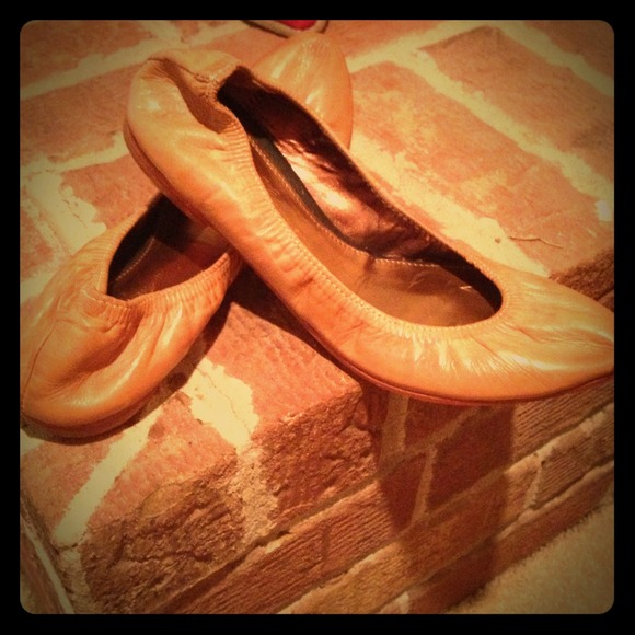 Nude Flats fits like a 6!