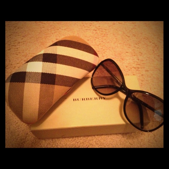 Burberry Accessories - Burberry shades