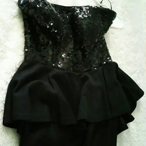 Dress - Picture 2 of 3