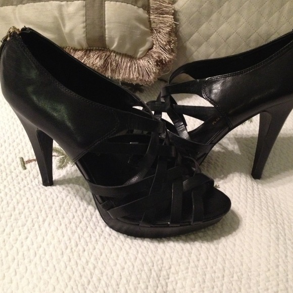Chinese Laundry Shoes - @krazygirl💋Chinese laundry heels💋