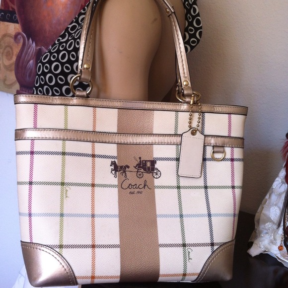 🔴SOLD🔴🌺bundled🌺4 Coach authentic Purse/tote