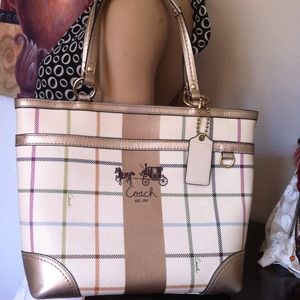🔴SOLD🔴🌺bundled🌺4 Coach authentic Purse/tote