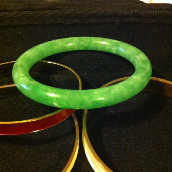 Jade bangle