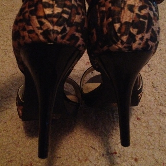 🎀TRADE🎀Leopard Heels - Picture 2 of 3