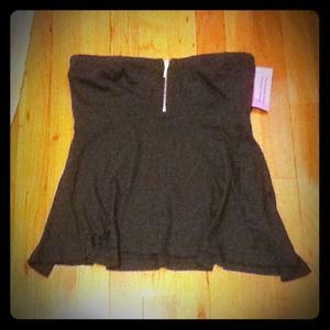 Olive green strapless flowy top.