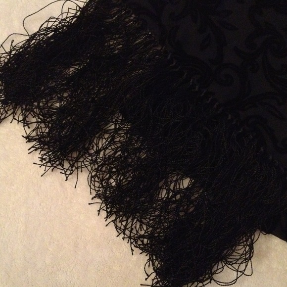 ✋oconnor bundle✋Lord & Taylor Scarf - Picture 3 of 4