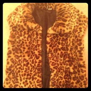 H&m leopard faux fur vest. H&m leopard faux fur vest.