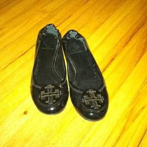 Tory Burch flats- black