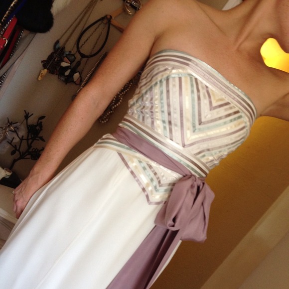 Silk White Gown w/ Bow & Ribbon Contouring - Picture 4 of 4