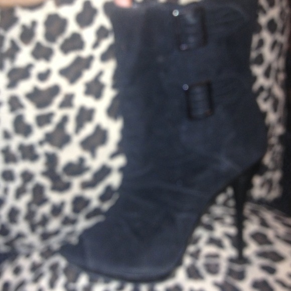 Open toe boots - Picture 2 of 3