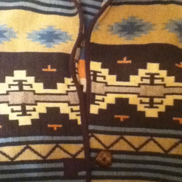 Aztec Printed Jacket REDUCED PRICE - Picture 2 of 3