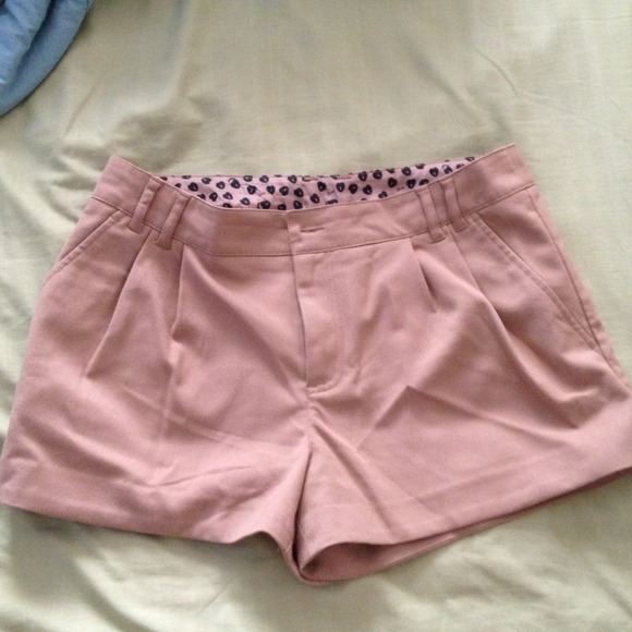 HM tan pleated shorts