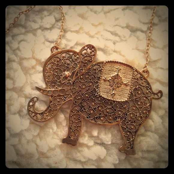 Forever 21 Jewelry - Elephant necklace