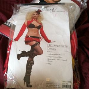 Leg Avenue 4-piece Ringmaster costume