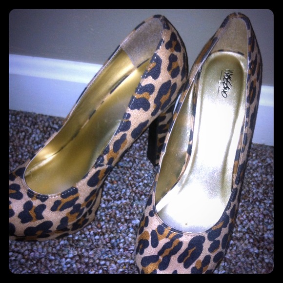💛💛chettah print heels💛💛
